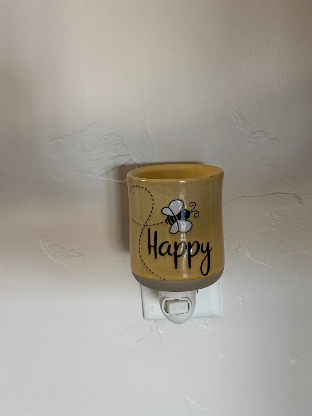 Scentsy Bee Happy Plug-In Warmer - Purple, White, Pink, Green, Blue